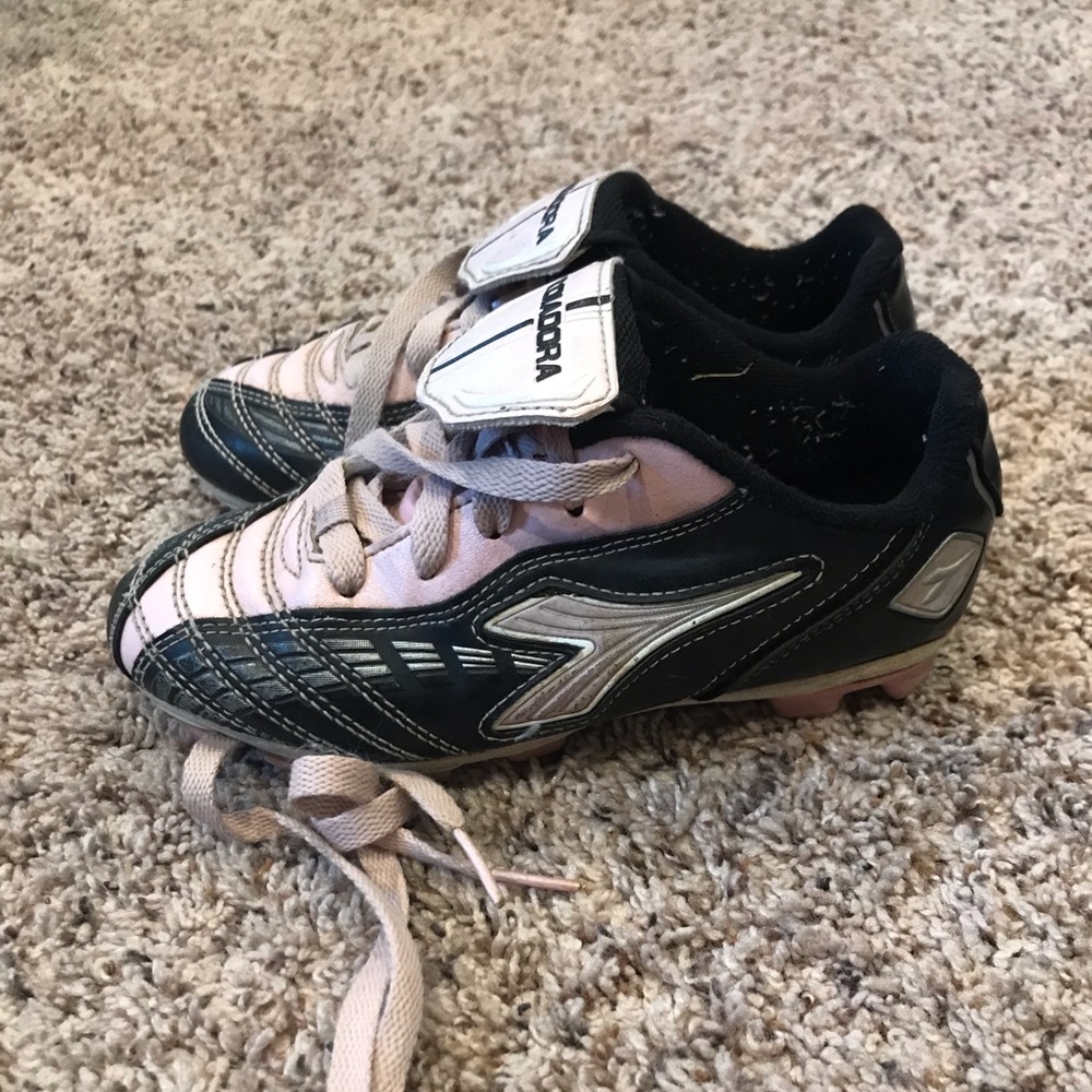 Diadora little girls soccer cleats